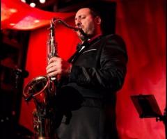 Chicky Mo Swing Band - Il sax della band