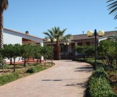 Viale esterno sempre curato