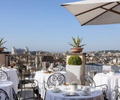 Ricevimento di matrimonio in terrazza con vista su Roma