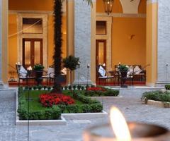 Giardino interno di Palazzo Cardinal Cesi