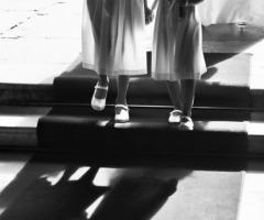 Foto dell\'ingresso in chiesa delle damigelle della sposa