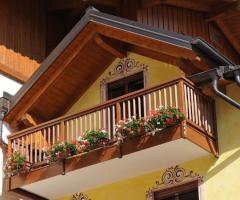 Balconcino dell'hotel per matrimonio