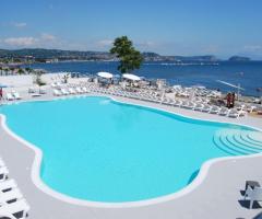 Kora Pool and Beach Events - Piscina vista mare della location di matrimonio