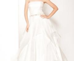 Vestito da sposa con gonna ampia e piccola cinta applicata - Modello Dalia