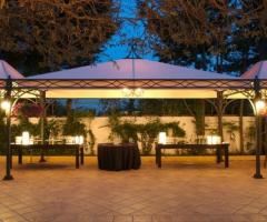 Gazebo per i festeggiamenti serali delle nozze a Villa Esperia