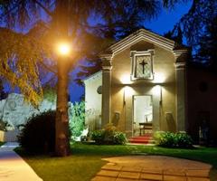 La piccola chiesa di Villa Montrona