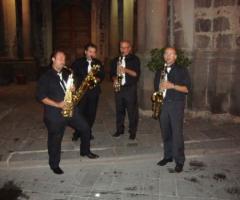Gli Etna Sax Quartet suonano per l'intrattenimento del matrimonio