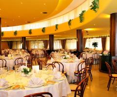 Ampia sala ricevimenti dell'Hotel CostaVerde