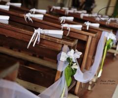 Originale composizione panca in chiesa