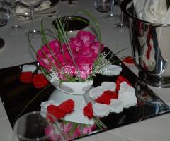 Centrotavola con rose a forma di cuore - Fiori Bertola