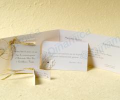 Annuncio, partecipazione e bomboniera con nastrino oro