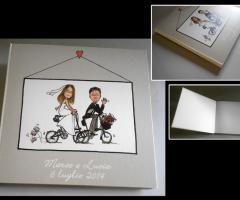guestbook per dediche ospiti a sposi personalizzato con disegno sposi in bicicletta
