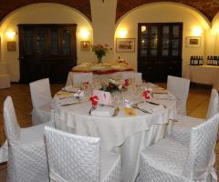 Il Borgo sas di Ferrero-Ribero & C. - Il salone rosso mattone