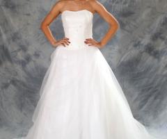 Abito da sposa classico con gonna in tulle