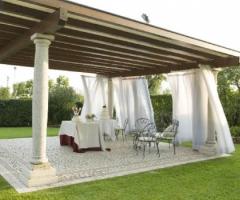 Gazebo scenografico per il taglio della torta nuziale