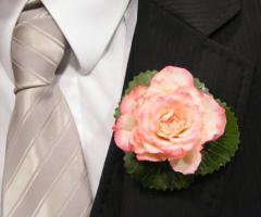 Fiore all'occhiello per lo sposo