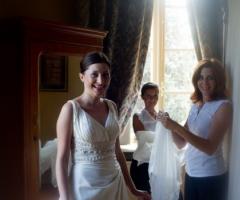 La wedding planner Stefania Poletti con la sposa