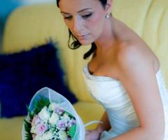 Sposa con bouquet by Mazzola Immagini Studio Fotografico