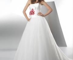 Vestito da sposa con fiore - Clara Couture