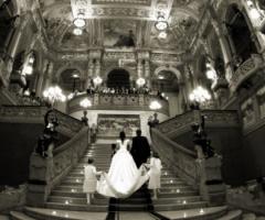 Foto dell\'arrivo degli sposi alla location di matrimonio