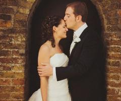 Il bacio romantico degli sposi © Marta Buso Photography