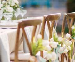 Disposizione ai tavoli del matrimonio
