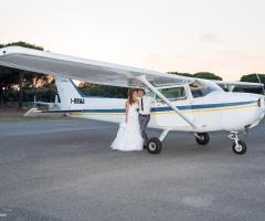 Daniela Lazzini - Gli sposi in aereo
