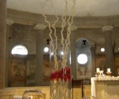 Allestimento della chiesa delle nozze