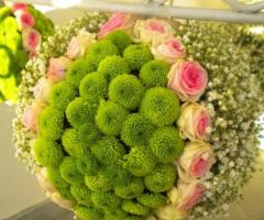 Decorazione floreale originale per le nozze