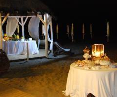 Angolo della confettata sulla spiaggia