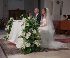 Fiori bianchi per la cerimonia religiosa - I fiori di Giuli