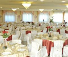 Sala interna per il ricevimento di matrimonio