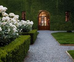 Principato di Lucedio - Chiostro fiorito