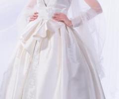 Abito da sposa con gonnia ampia