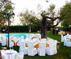 Mise en place bianca e arancione - Il Villino