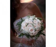 Bouquet di rose e gipsofila