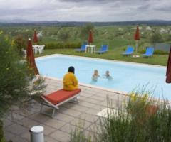 Relax per gli sposi a bordo piscina
