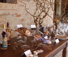 Tavolo rum, sigari e cioccolato