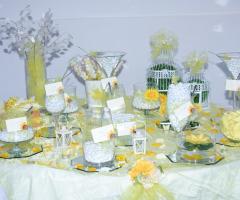 Mise en place girasoli per il tavolo dei confetti