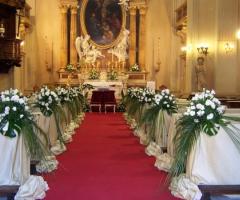 Allestimento floreale per la cerimonia di matrimonio