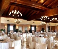 Sala interna del Baglio Oneto Resort and Wines