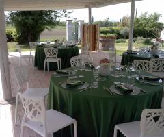 Tavoli con tovaglie verdi, ricevimento di matrimonio a Padova