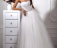 Iris Abiti da Sposa - Abiti da sposa personalizzati