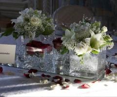 Centrotavola floreale per il ricevimento di matrimonio