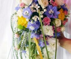 Bouquet colorato per la sposa