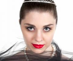 Trucco per la sposa con rossetto rosso