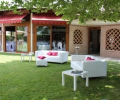 Ricevimento di matrimonio in giardino