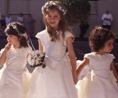 Le damigelle vestite di bianco