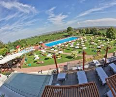 Foto della piscina della location