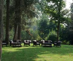 Allestimento con divanetti per il matrimonio